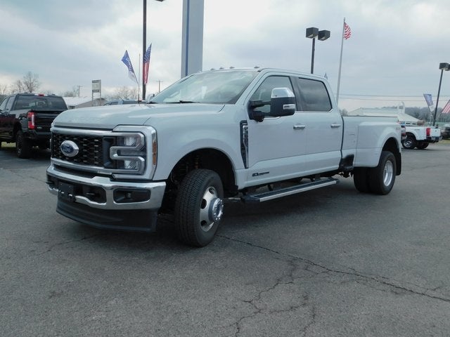 2025 Ford F-350SD Lariat DRW