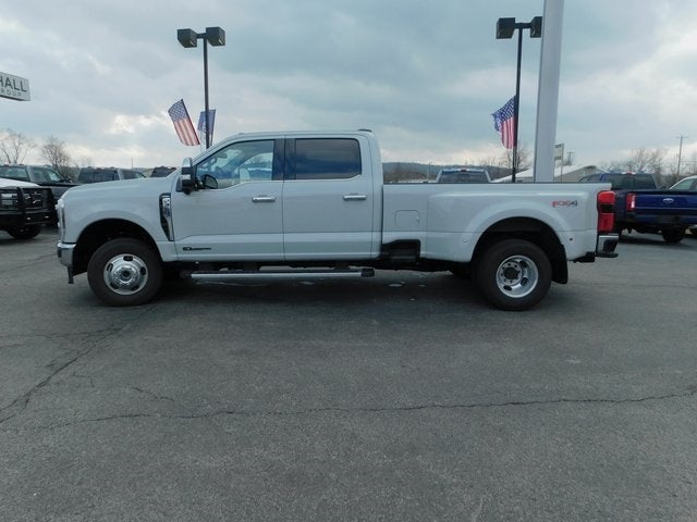 2025 Ford F-350SD Lariat DRW