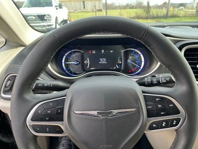 2024 Chrysler Pacifica Hybrid Select FWD