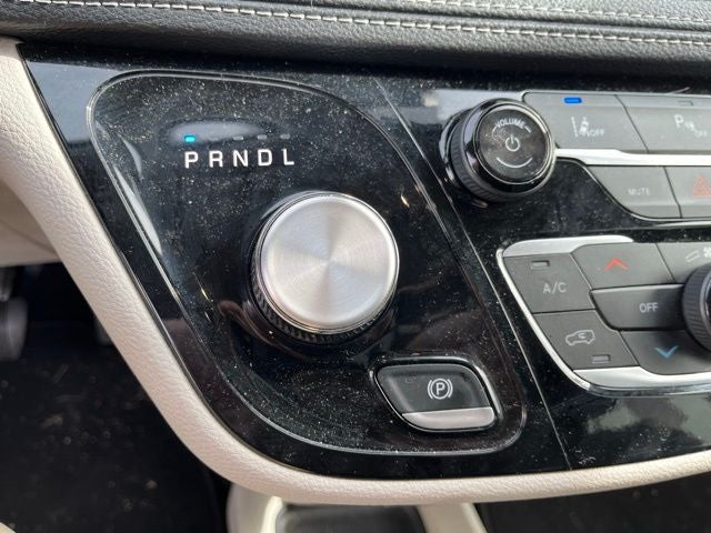 2024 Chrysler Pacifica Hybrid Select FWD