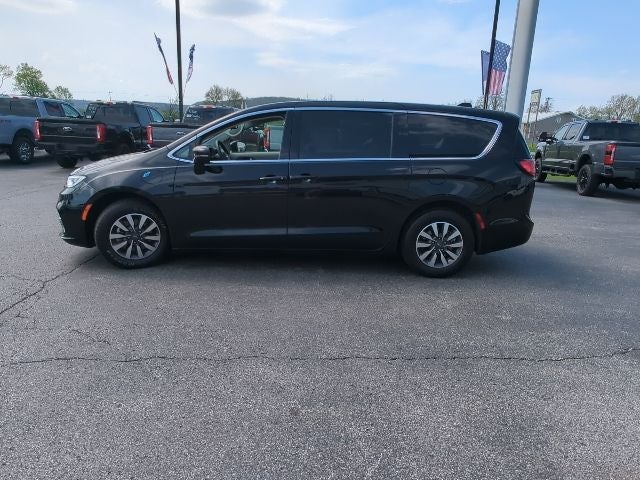 2024 Chrysler Pacifica Hybrid Select FWD