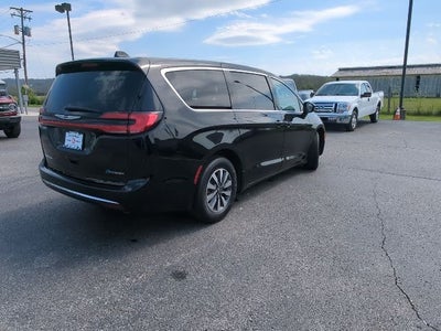 2024 Chrysler Pacifica Hybrid Select FWD