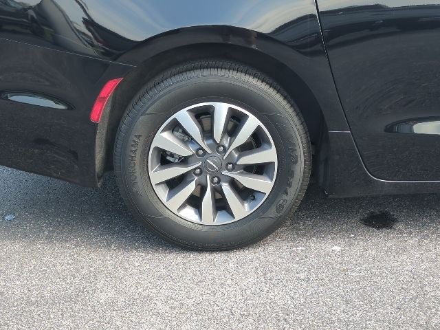2024 Chrysler Pacifica Hybrid Select FWD