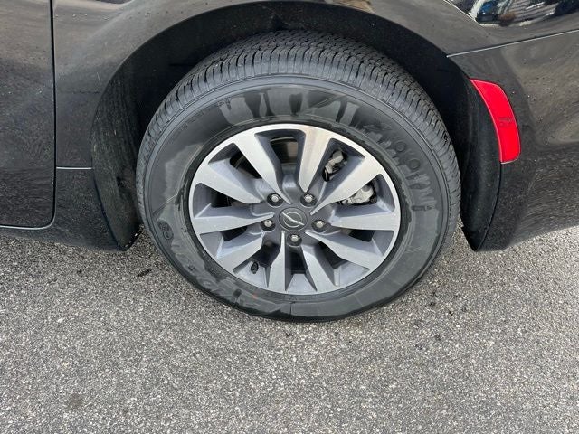 2024 Chrysler Pacifica Hybrid Select FWD