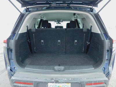 2024 Nissan Pathfinder SV