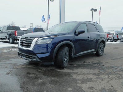 2024 Nissan Pathfinder SV