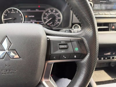 2024 Mitsubishi Outlander SE