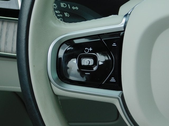 2024 Volvo XC90 B6 Plus Bright Theme 6-Seater