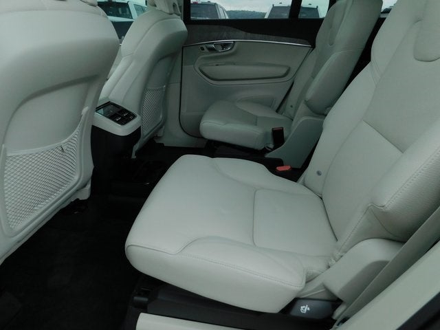 2024 Volvo XC90 B6 Plus Bright Theme 6-Seater