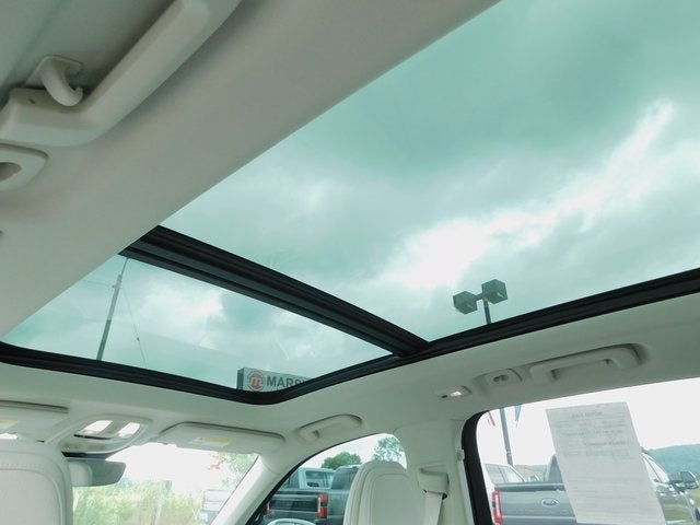 2024 Volvo XC90 B6 Plus Bright Theme 6-Seater