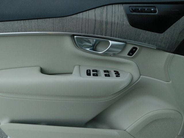 2024 Volvo XC90 B6 Plus Bright Theme 6-Seater